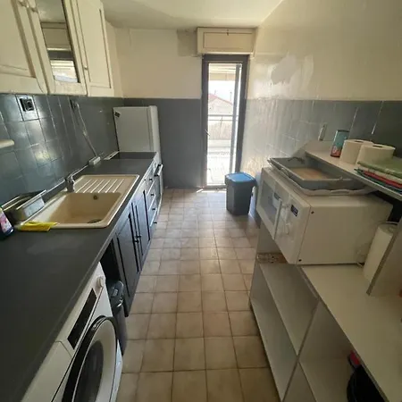 Apartment Appartenant Proche De La Nice