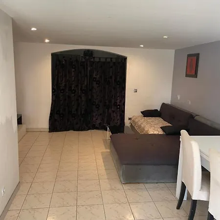Apartment Appartenant Proche De La